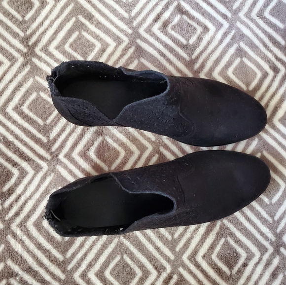 Booties - Picture 5 of 5